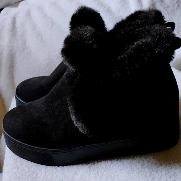 J/Sliders NYC - Ankle booties NEW Size 8. Faux fur collar - slight platform - Picture 1 of 8